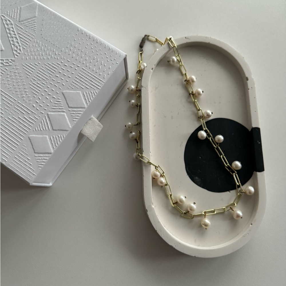 Melanie Auld Pearl Necklace
